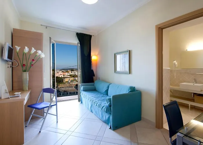 Posidonia Apartahotel 4*